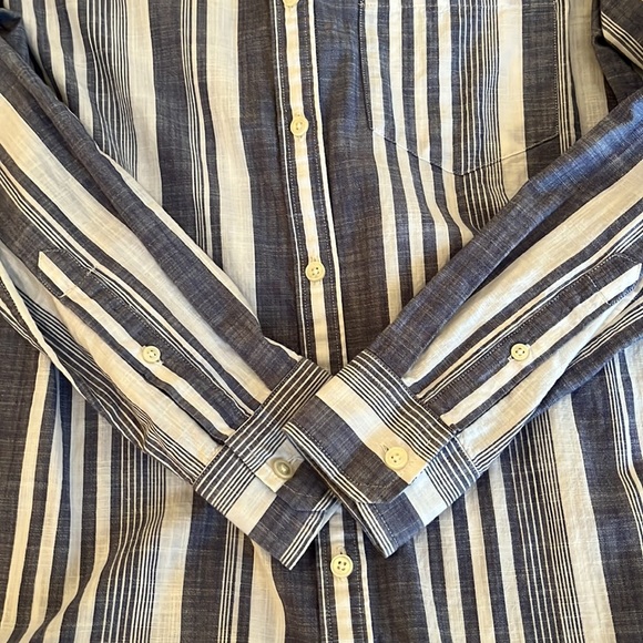 Banana Republic Soft Wash Blue and White Striped Button-Up Shirt XS - Picture 10 of 11